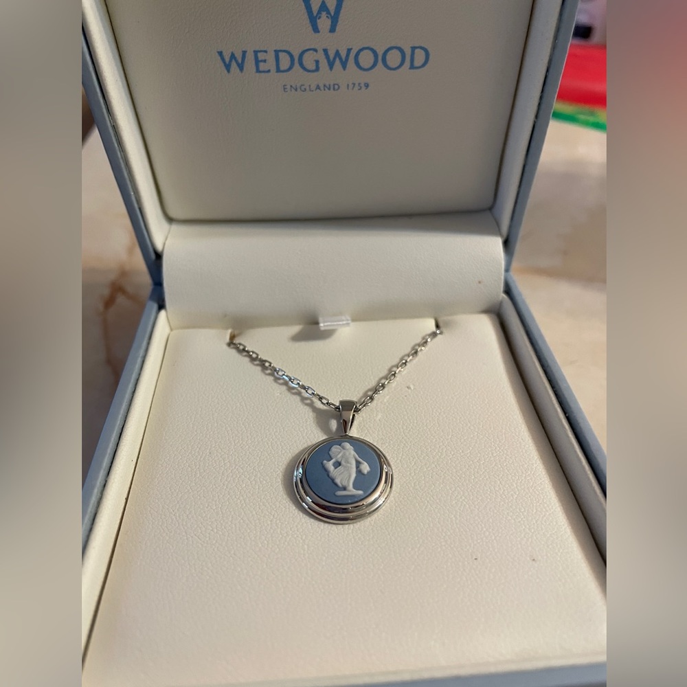 Wedgwood Classic Muse Pendant